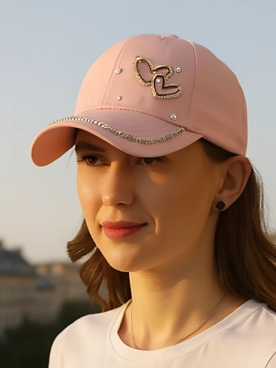 Royalfashion strasszköves sapka Heart Spark