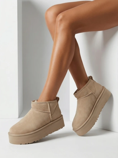 Royalfashion Női rövid csizma a'la hócsizma Ozozi