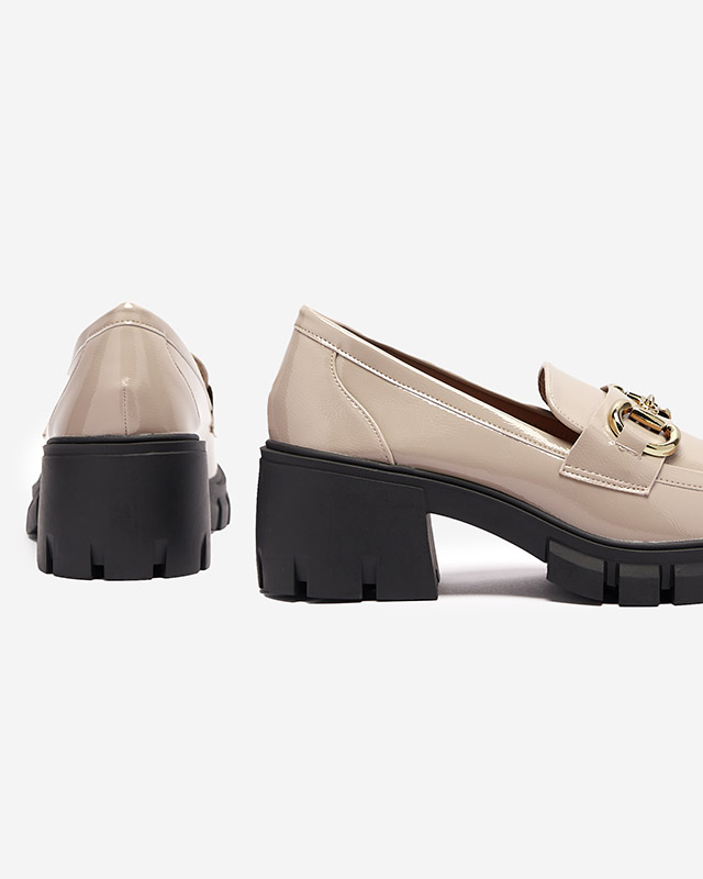 Világosbarna női lakkozott mokaszin díszítéssel Neriea - Lábbeli