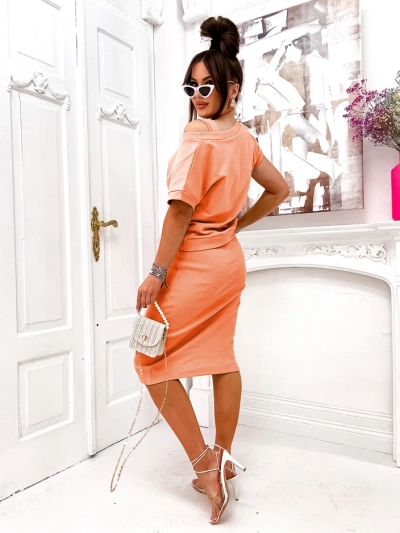 Royalfashion Női szett, felsővel, amely felfed, és térd alá érő ruhával