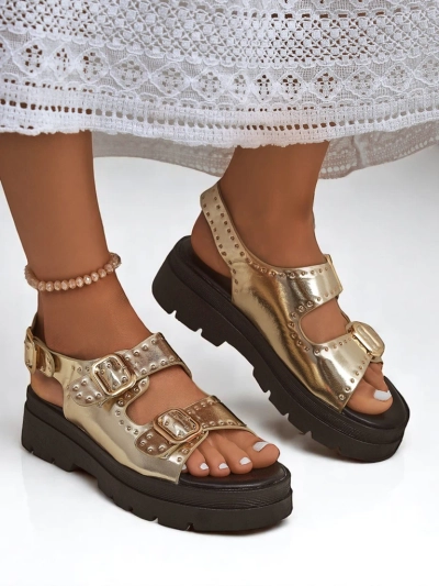 Royalfashion Női vastag talpú szandál strasszokkal, Rocky Chic