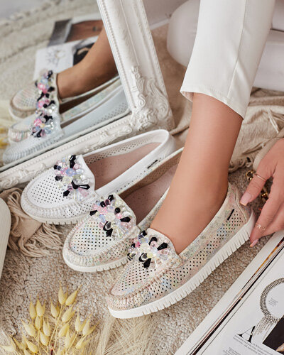 Royalfashion Női gyöngyös áttört mokaszin Nasfali