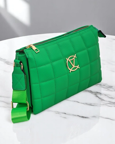 Royalfashion Kézitáska nőknek steppelt elülső résszel