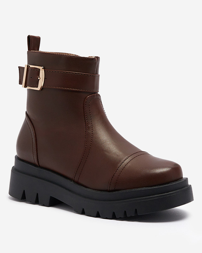 Sötétbarna női csizma csattal Utilas - Lábbeli