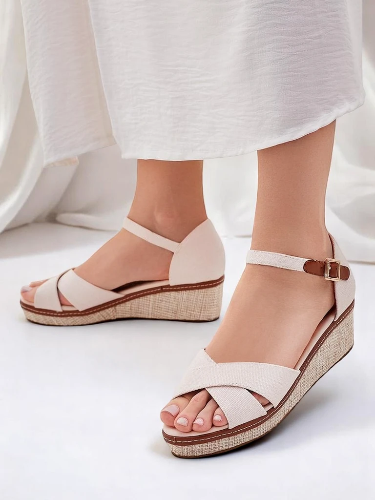 Royalfashion Női Terrific nyitott éksarkú szandál