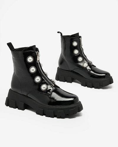 Royalfashion Fekete női lakkozott gyöngycsizma Asiciu