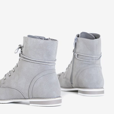 OUTLET Szürke női csizma díszítéssel Matildat - Lábbeli