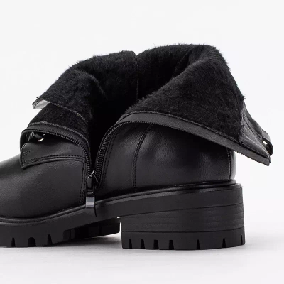 OUTLET Fekete csizma Mais gyöngyökkel - Lábbeli