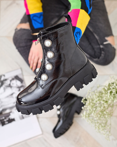 Royalfashion Fekete női lakkozott gyöngycsizma Asiciu