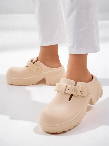 Royalfashion Női gumitalpú szandál Voxones