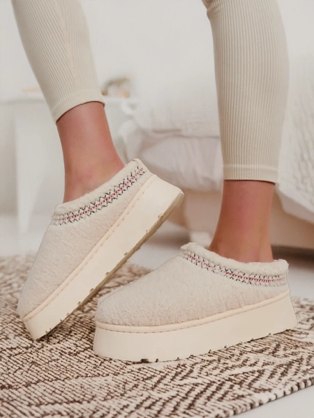 Royalfashion Rövid női hótaposó Esel