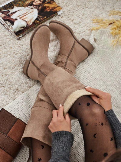 Női térd fölötti csizma