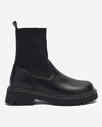 OUTLET Fekete női csizma rugalmas felsőrésszel Wanddy- Footwear