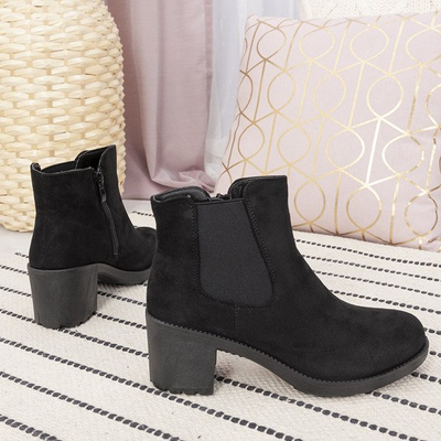 Fekete csizma egy magasabb oszlopon Unione - Lábbeli