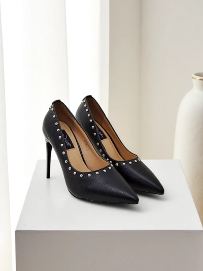 Royalfashion Női stiletto cipők szegecsekkel Koscalle