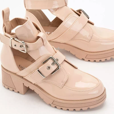 OUTLET Bézs színű női csizma Lerika dombornyomással - Lábbeli