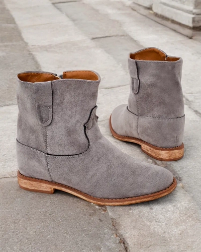 A Royalfashion cowboy-stílusú csizmák egy fedett cipősarkon Patorias