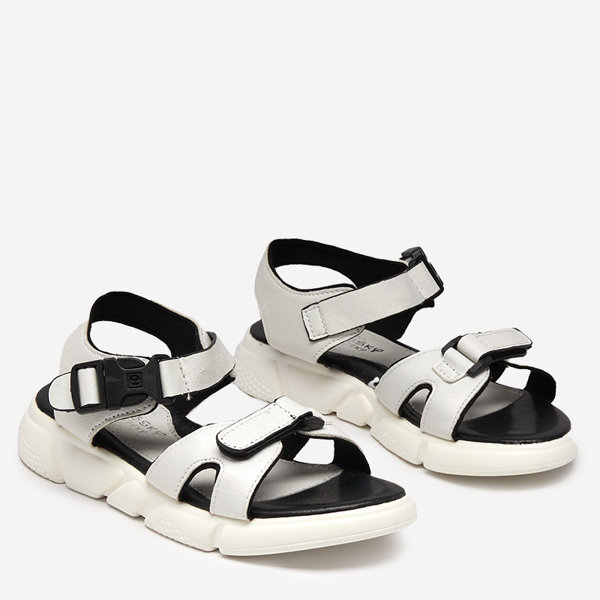 Fényes gyerekszandál fehér Leepe-Shoes-ban