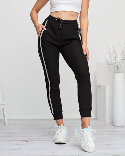 Női fekete cargo nadrág csíkokkal - Ruházat