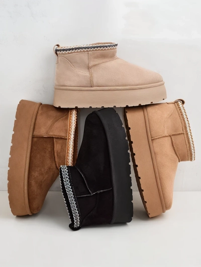 Royalfashion Női rövid csizma a'la hócsizma Xoalla