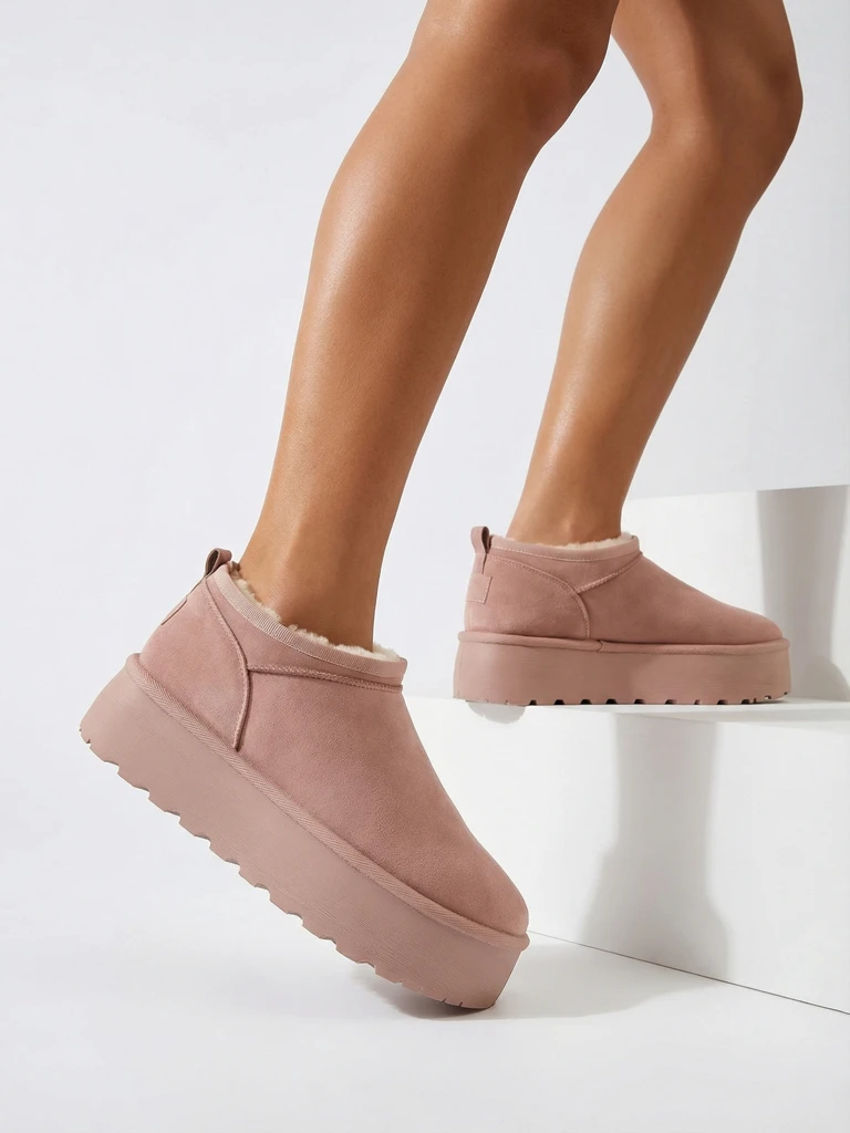 Royalfashion Női rövid csizma a'la hócsizma Ozozi