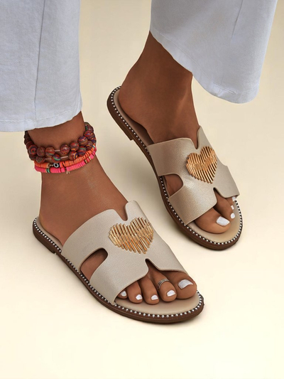 Royalfashion Női lapos talpú Heart Chic papucs