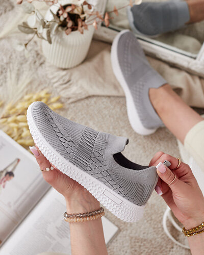 Royalfashion Női csúszós sportcipő Ennas