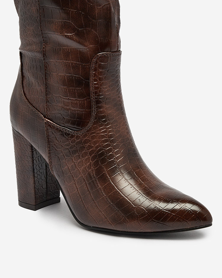 Royalfashion Sötétbarna női csizma Telibitta dombornyomással