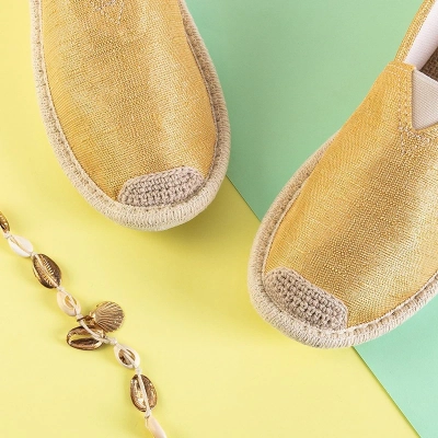 OUTLET Sárga női espadrillák fényes cérnával Hagenti - Cipők