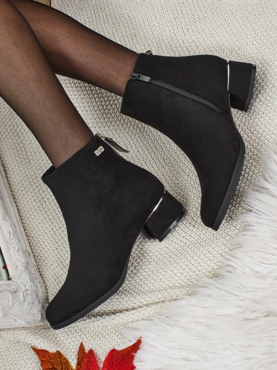 Arshinea női öko-velúr vastag sarkú bokacsizma