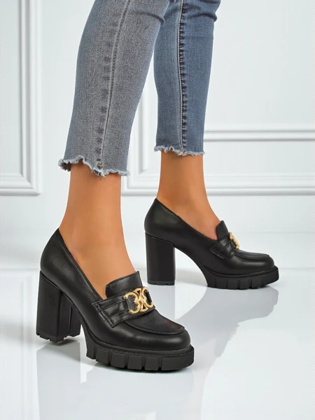 Női Nero Aurora pumpák vastag sarokkal, arany csattal, öko bőr