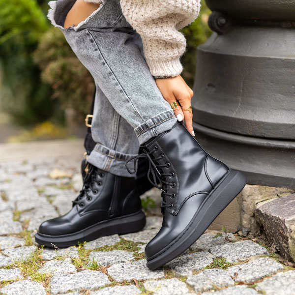 Klasszikus fekete Kirad női táskák - Cipők