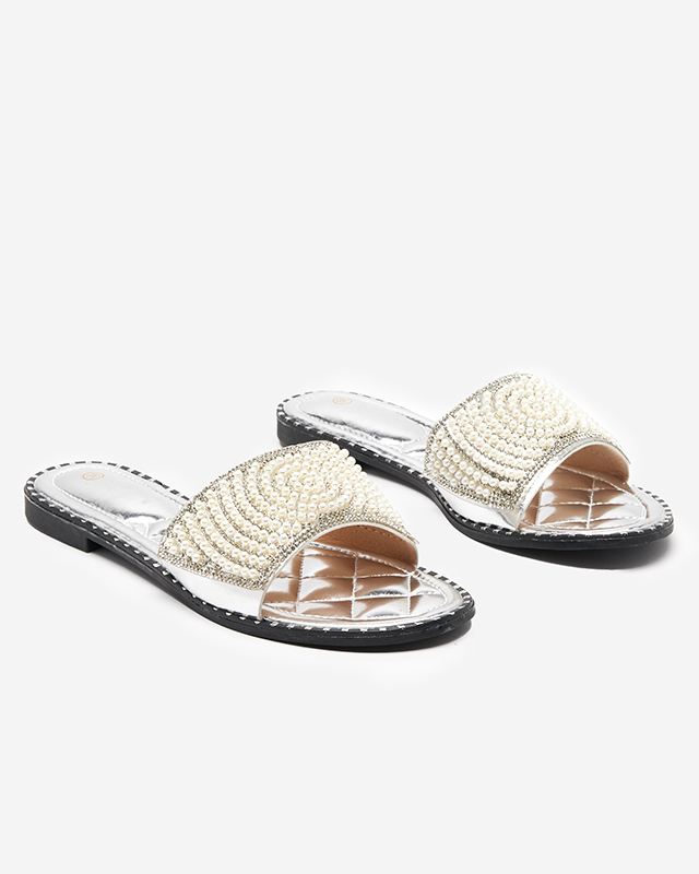 OUTLET Női ezüst papucs Ahaio díszítéssel - Lábbeli