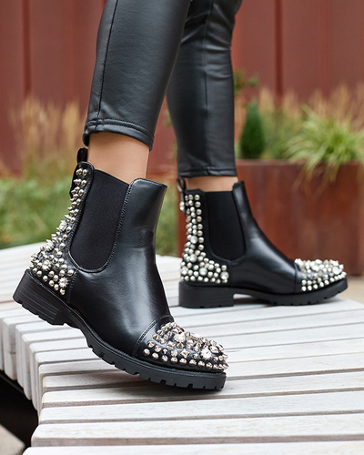 Női csizma szegecsekkel, fekete színben Amerapi- Footwear