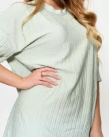 menta || sötétzöld