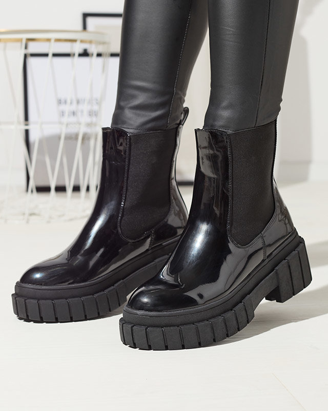 Fekete női lakkcipő vastagabb talppal Fazzati- Footwear