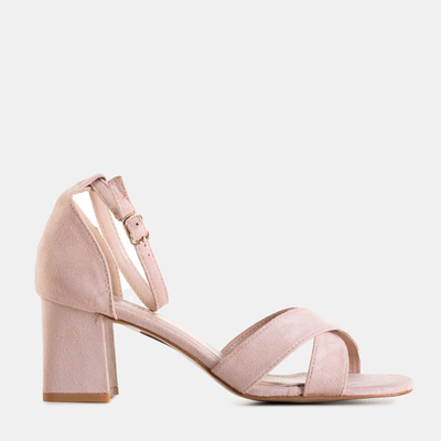 OUTLET Világos rózsaszín női szandál poszton Halita - Footwear