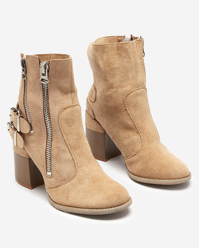 Világosbarna női csizma a poszton Ferrgo- Footwear