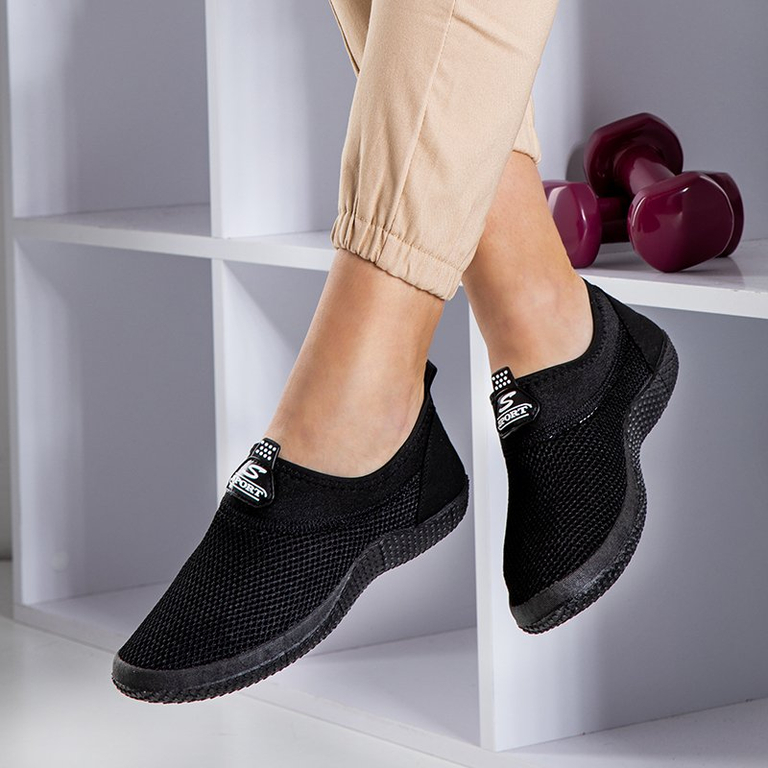 Női fekete csúszás a Dominga mesh cipőkön - cipő