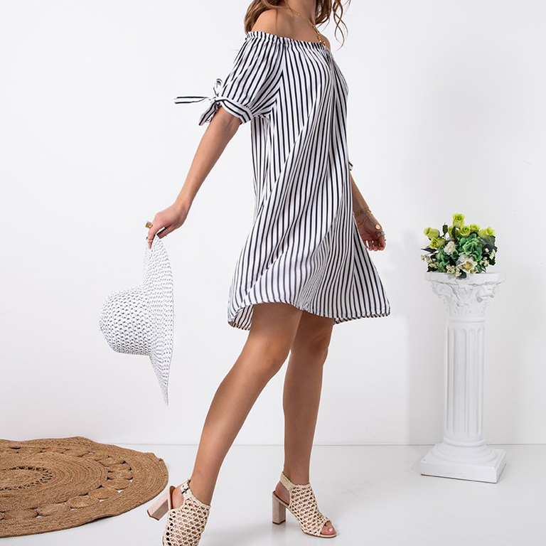 Női fekete csíkos ruha - Ruházat