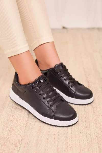 Royalfashion Fekete női sportcipő Classic Vibes