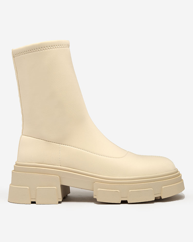 Royalfashion Női öko-szarvasbőr csizma bézs színben Classy Girl