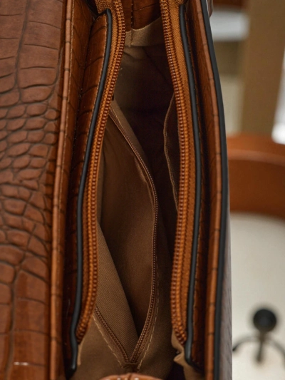 Lakkozott kis női műbőr táska Veluna