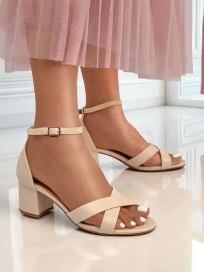 Royalfashion női szandál alacsony, vastag sarokkal Eleganza Strap