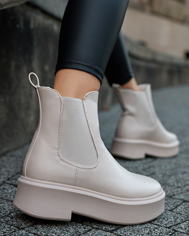 OUTLET Női platform csizma krém színben Emallo - Lábbeli