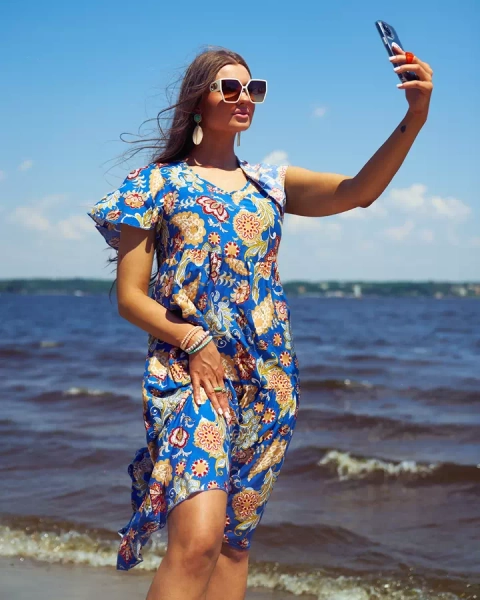 Royalfashion Cobalt női ruha színes virágmintával