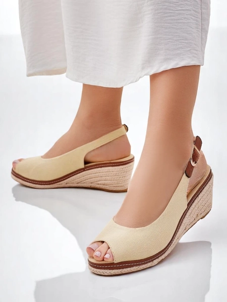 Royalfashion Női wedge szandál, nyitott orrral Tafenis