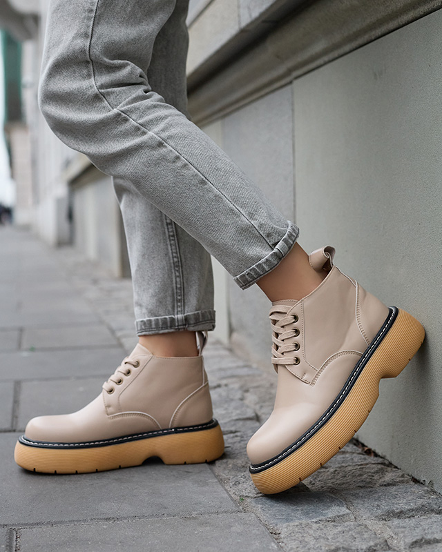 Női csizma bézs színben Tarraf- Footwear