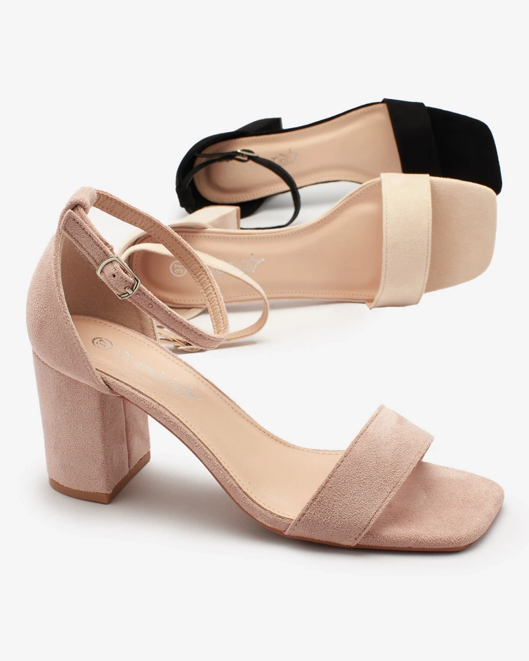 Royalfashion Női alacsony tűsarkú szandál világos rózsaszínben Helrem