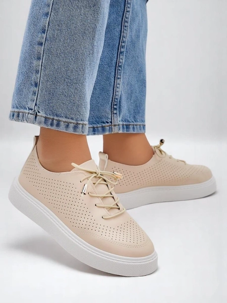 Royalfashion Női perforált fűzős sportcipő Vaned